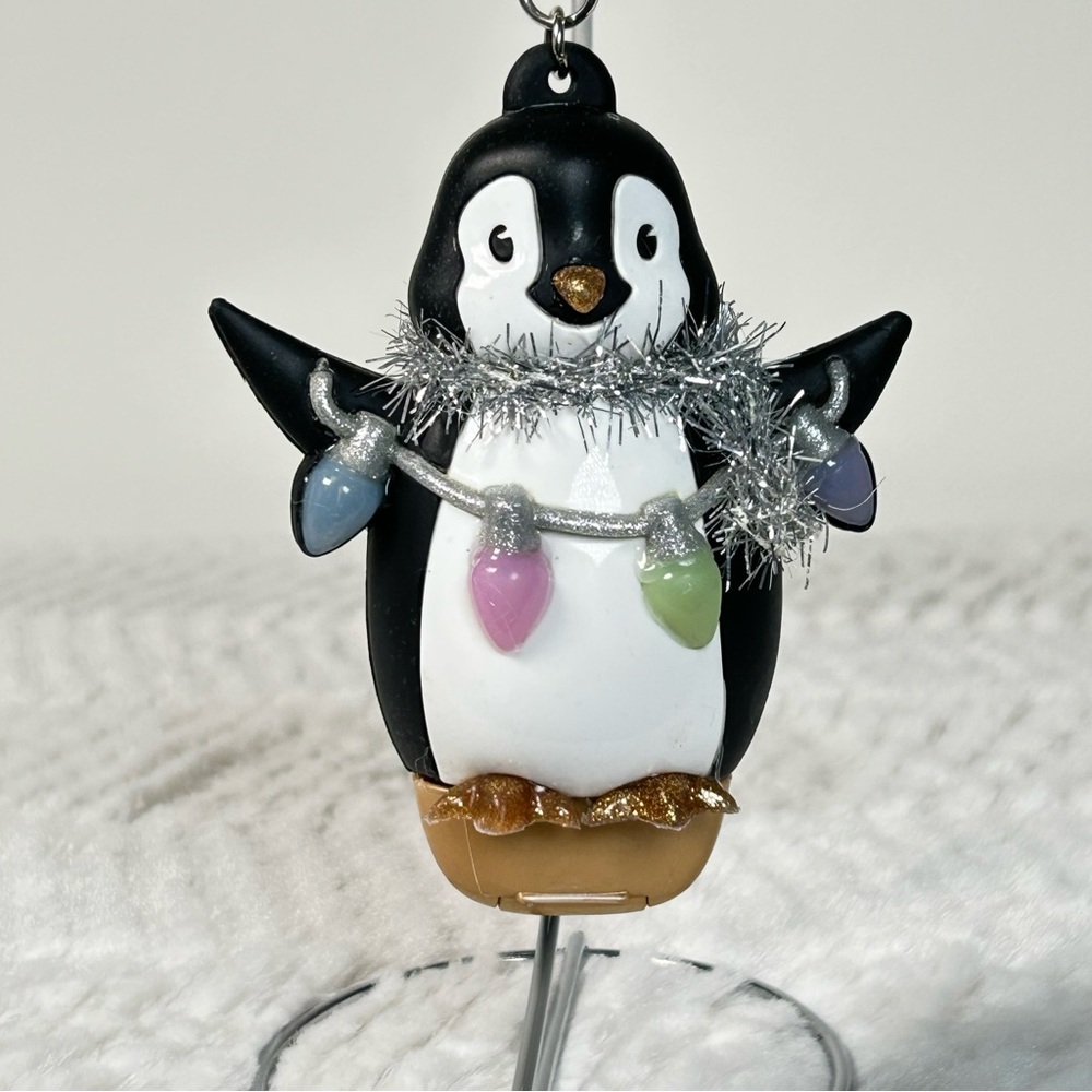 BBW Penguin Pocketbac Hand Sanitizer Holder Tinsel Christmas Lights NWOT - Picture 7 of 11